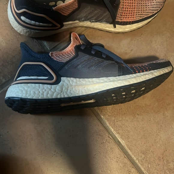 Women Ultroost sneakers wore only once size 8 - Picture 2 of 7